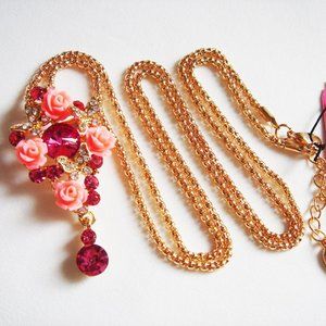 NWT FLOWERS AND BUTTERFLY NECKLACE BROOCH